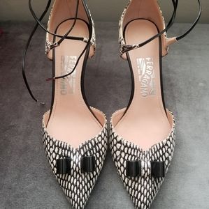NIB Auth Ferragamo Black White Cobra/Leather Pumps